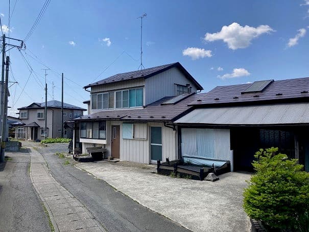 八戸市大字鮫町字綣久保 / 200万円 / 4DK
