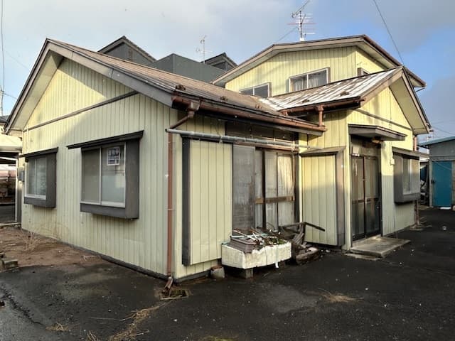 八戸市大字白銀町字左岩淵通 / 380万円 / 5LDK+