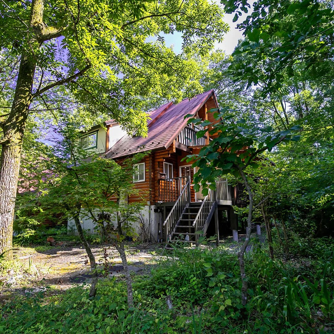 【滋賀県】囲炉裏小屋のある庭が魅力！高島市マキノ町のログハウス物件